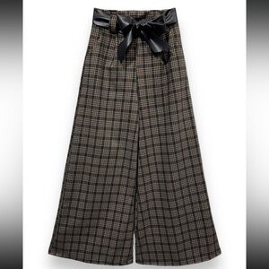 MADE IN ITALY PLAID WIDE LEG PANTS
Fabulous wide leg pants